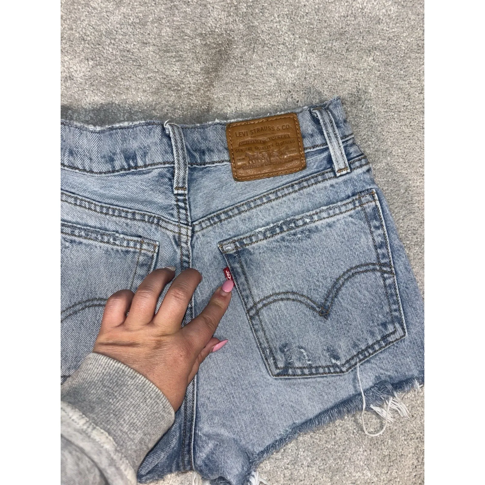 Levis‎ Premium Shorts Womens 24 Blue Denim Wedgie Short Big E Distressed 24x3 - Image 3