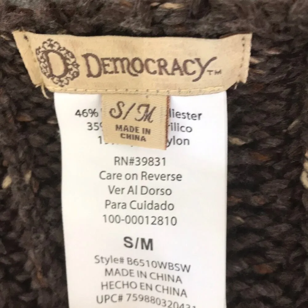Democracy crochet center closure cape - Image 2