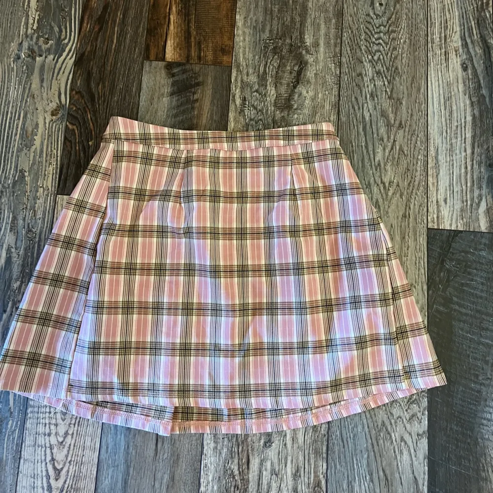 Alter’d State pink plaid pleated skirt Large - Image 6