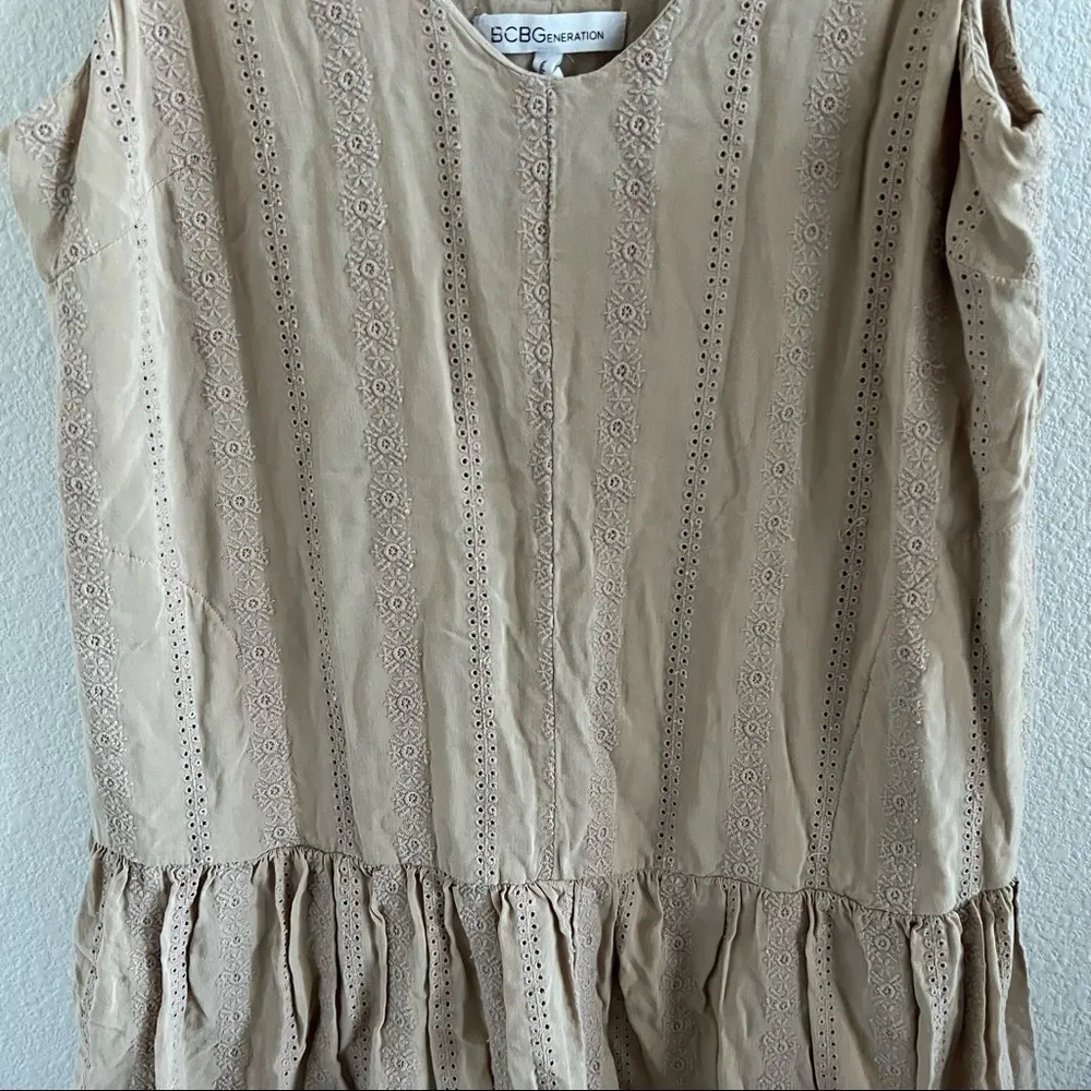 BCBGeneration Neutral Eyelet Lace Ruffle Shorts Playsuit Romper Jumpsuit Large - Image 3