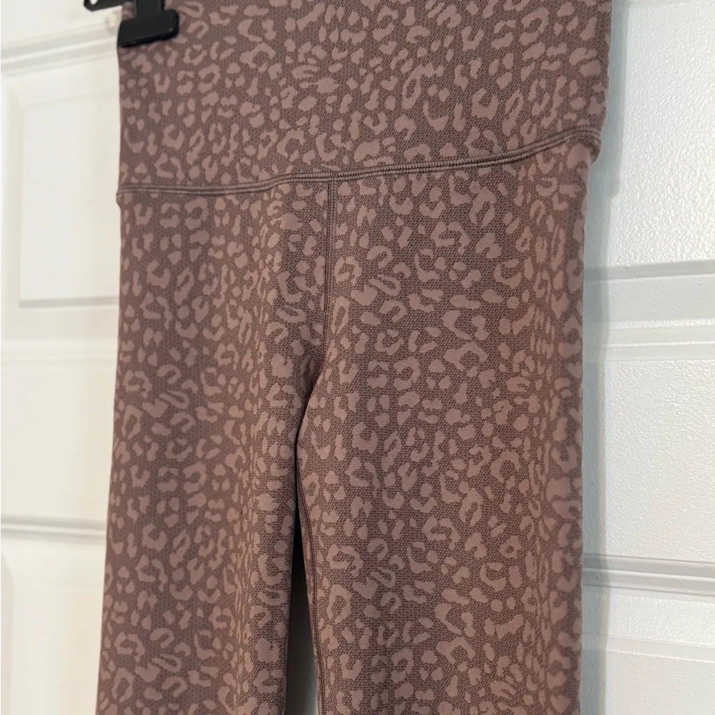 NWOT Offline by Aerie Brown Leopard Print High Waisted 7/8 Legging Small Long - Image 5