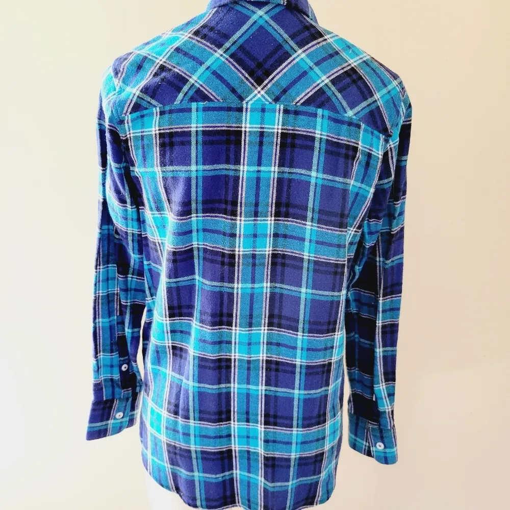 Woolrich  plaid flannel button down size small - Image 5