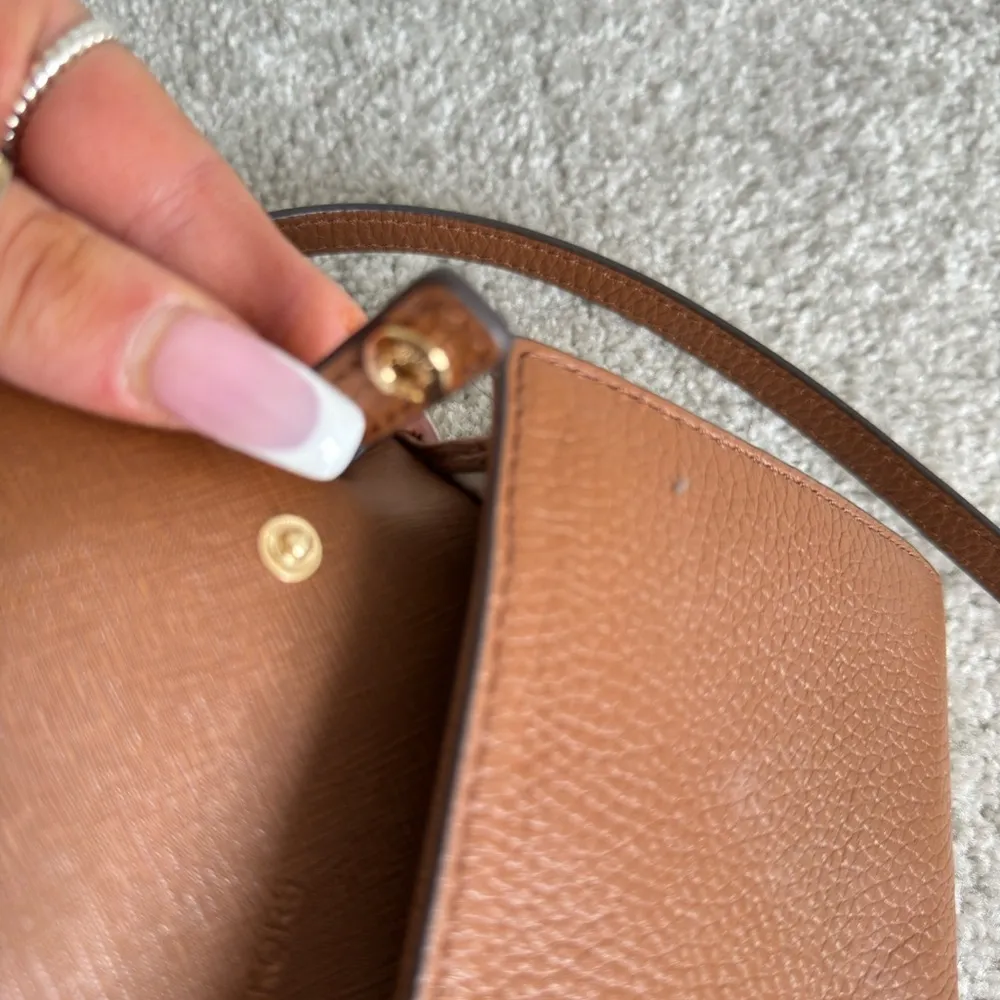 Michael kors wallet on chain - Image 4