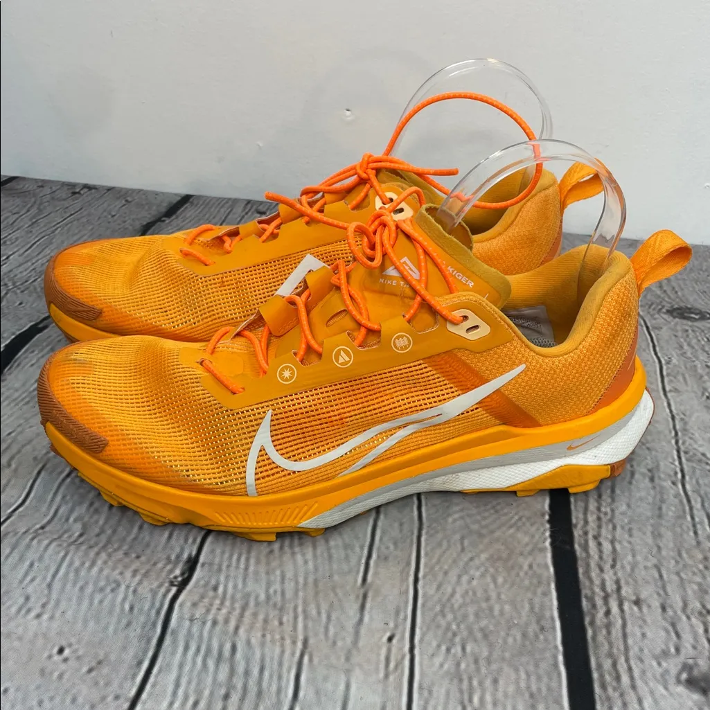 Nike Terra Kiger 9 Nike Trail Running Shoes Womens Size 9 Melon Tint White - Image 4