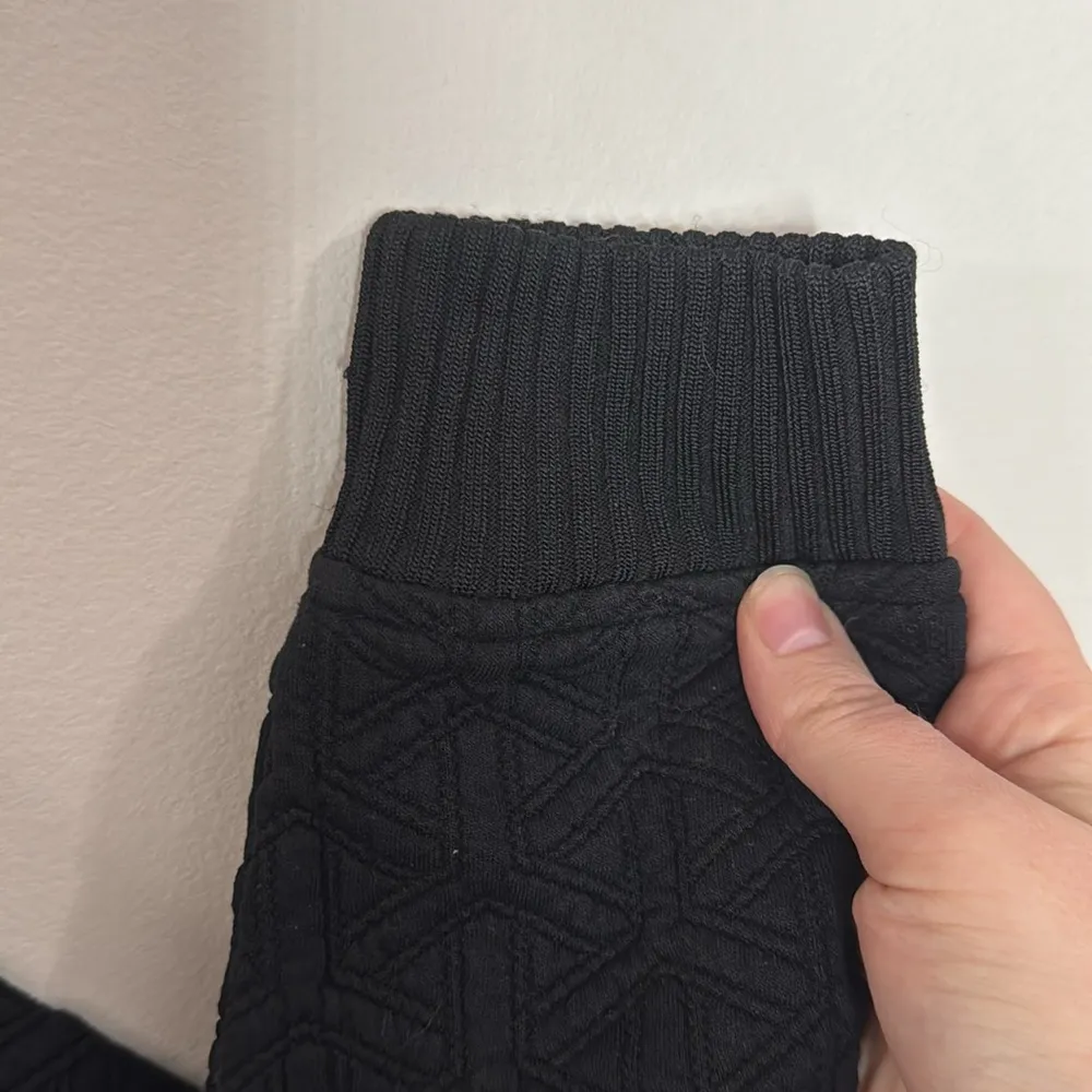 Ohne Titel Black Crew neck geometric quilt leather detail sweatshirt size S - Image 5