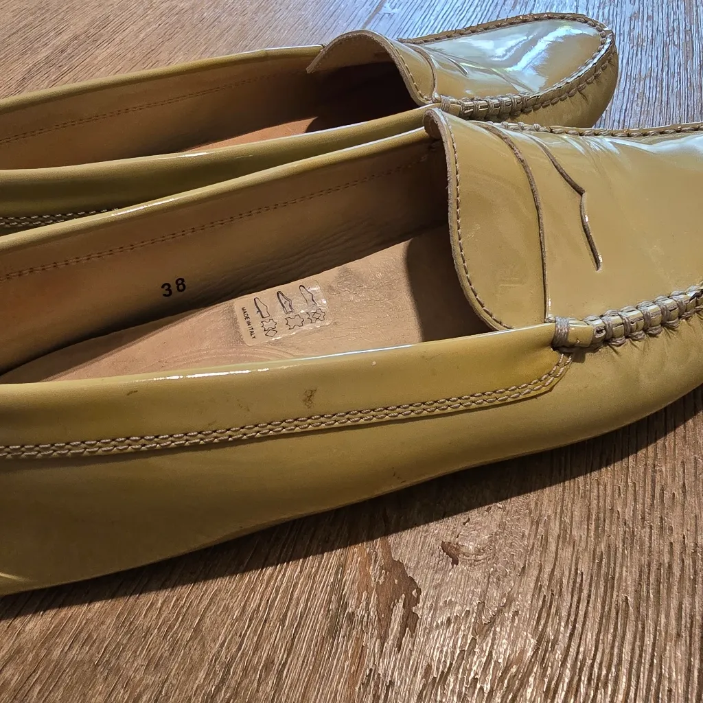 Tod's Women's Gommino Tan Yellow Patent‎ Slip On Driving Loafers Preppy Sz 38 - Image 3