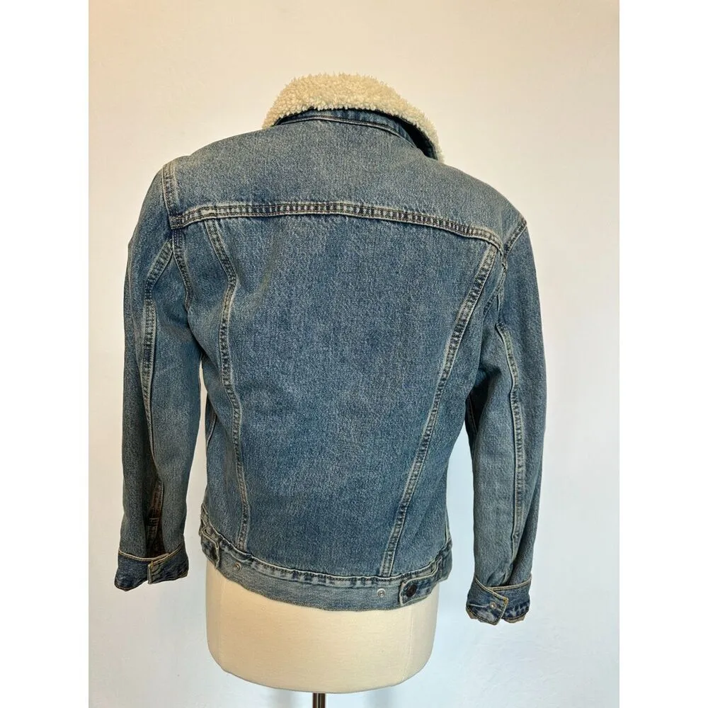 Levis Fleece Light Wash Lined Denim Jacket Size Small - Image 3