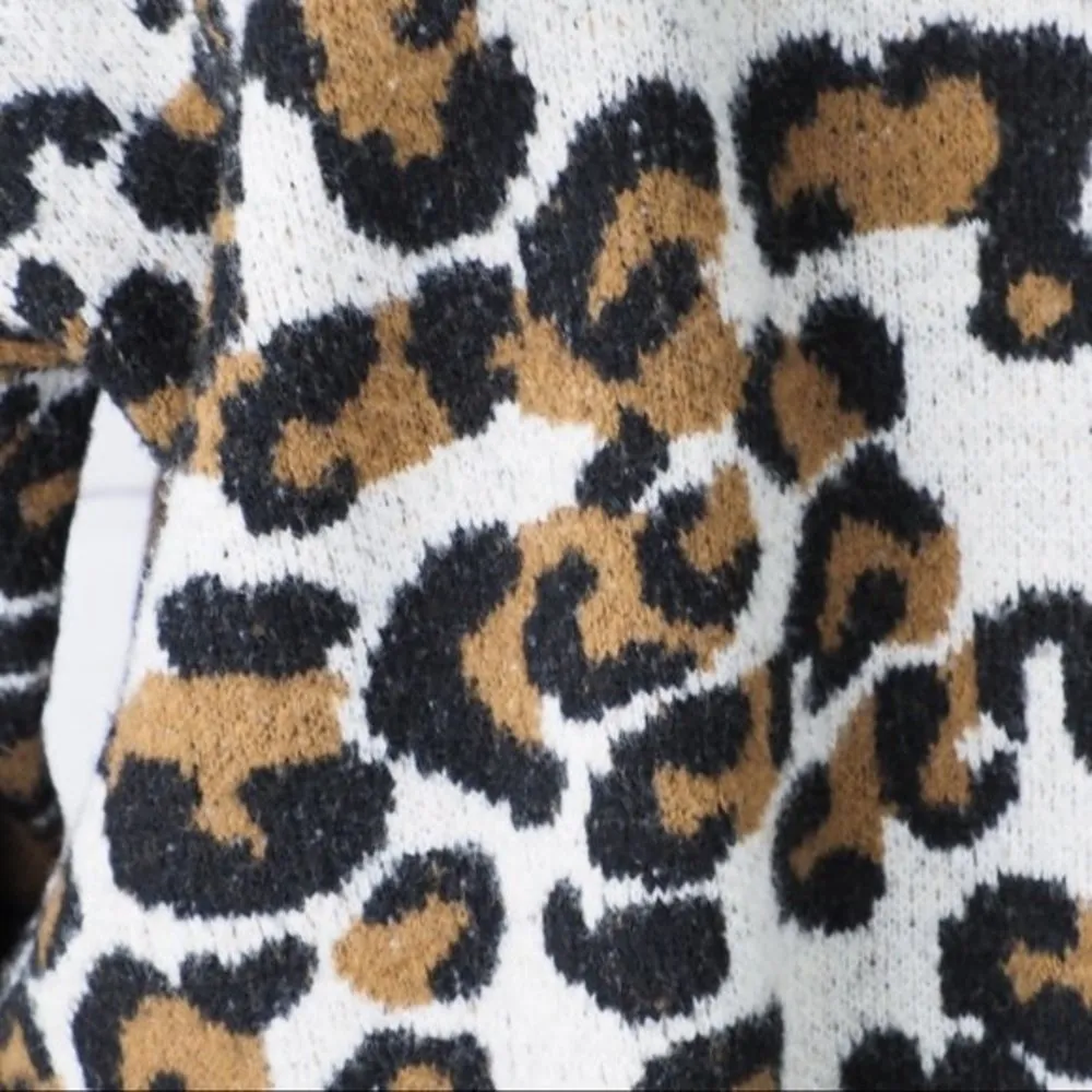 Chelsea & Theodore XL leopard pattern knit sweater with hoodie - Image 4