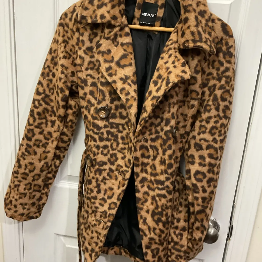 Me Jane Leopard Print Coat - Image 3