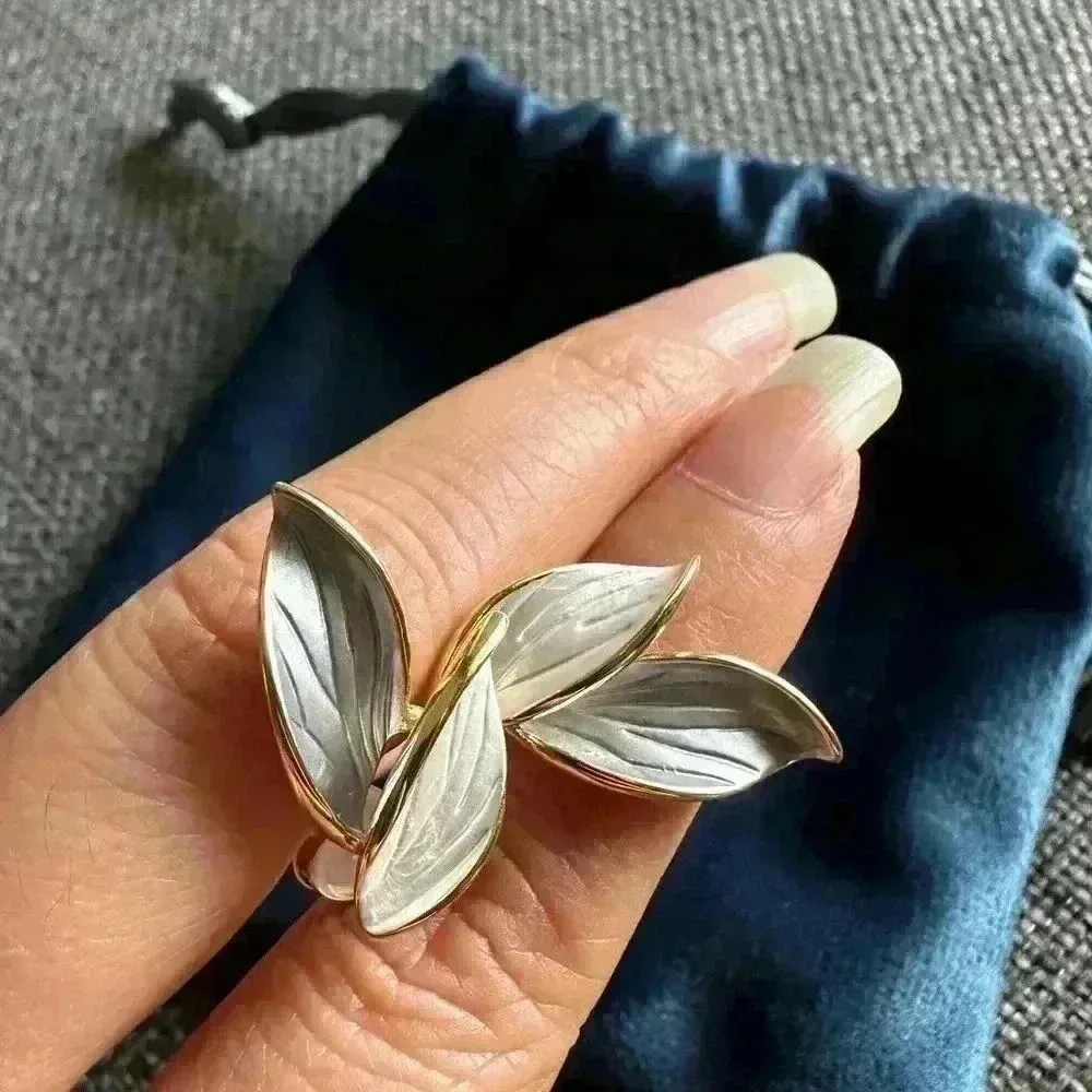 HiPeach Maple Leaf Painting Earring Gold - Image 6