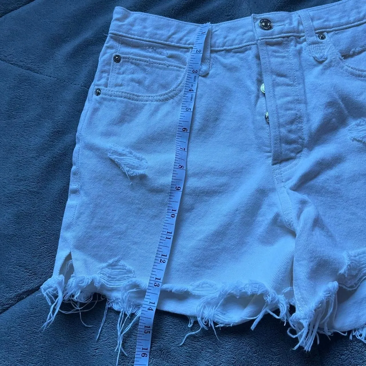 Free People We The Free white high rise distressed denim cutoff shorts size 28 - Image 7