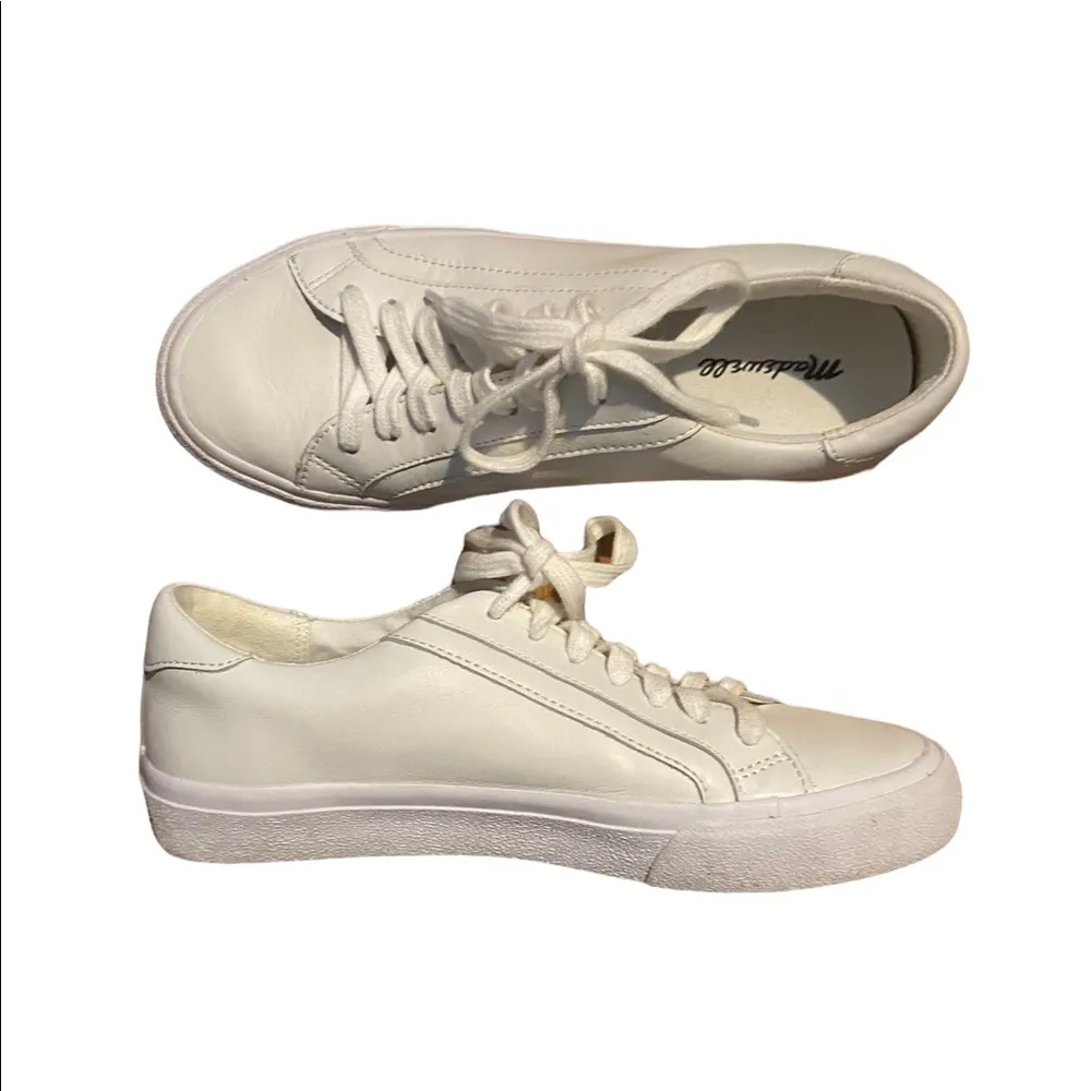 Sidewalk Low Top Leather Size 7 White Sneakers Casual, Walking, Fashion - Image 5