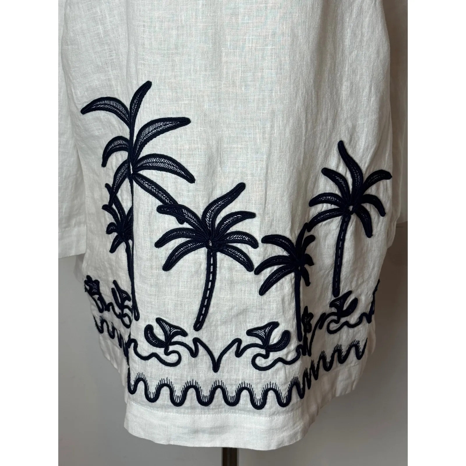 Charter Club Shirt Women Large White Navy Linen Palm Tree Embroidered Top Preppy - Image 9