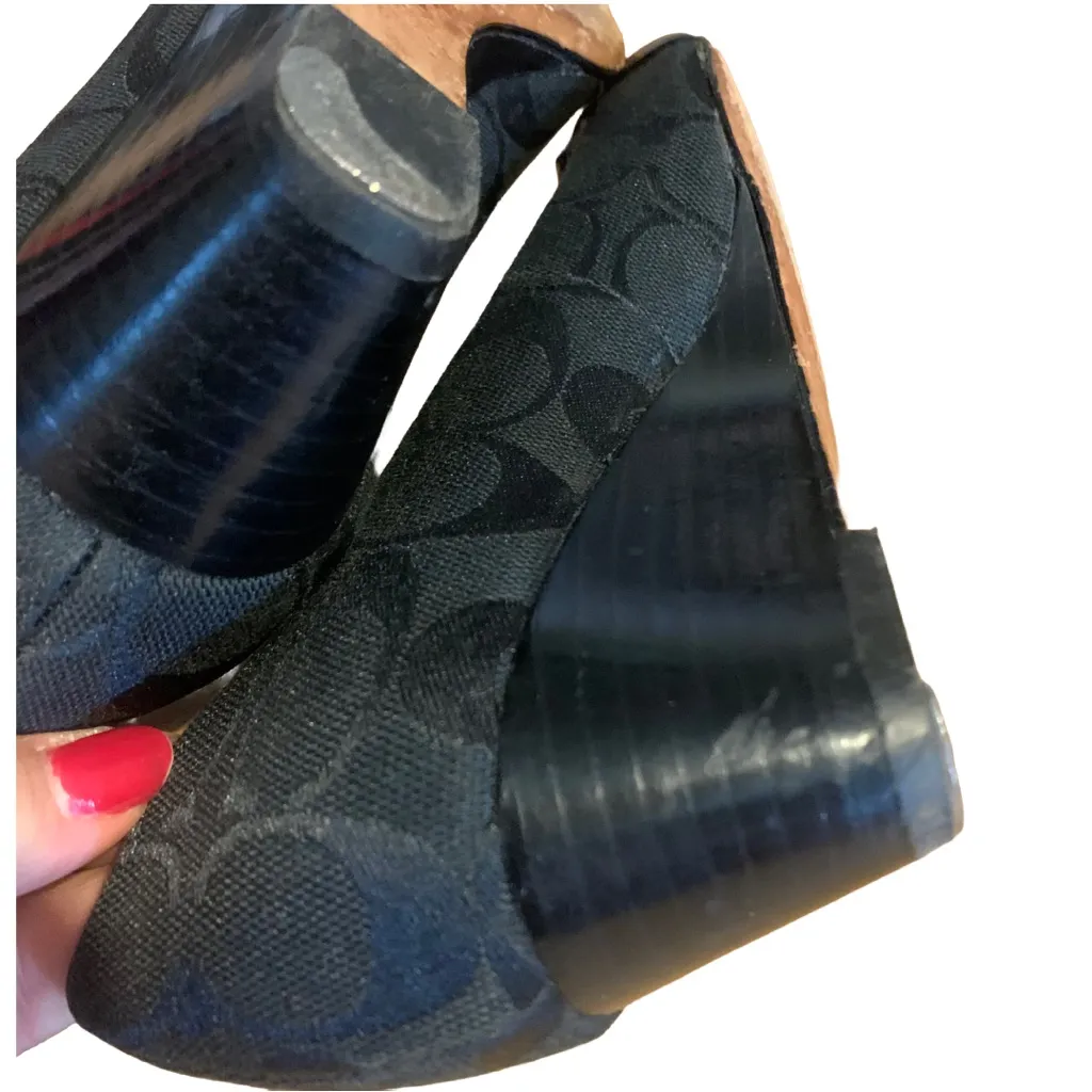 COACH "MERYL" BLACK LEATHER CAP TOE WEDGE HEEL W/SIGNATURE FABRIC PRINT (6.5B) - Image 11