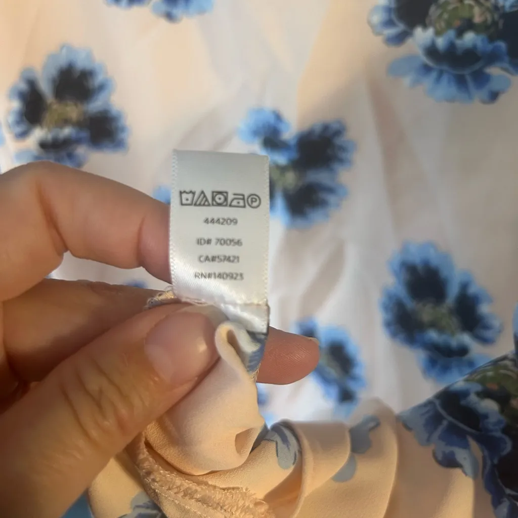 LOFT Light Pink and Blue Floral V-Neck Blouse | Women’s Size XL - Image 4