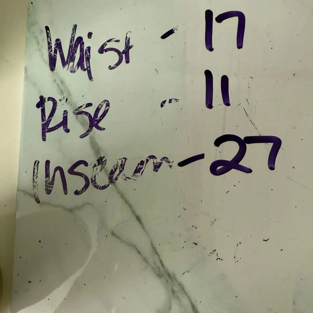 Chico’s Women’s 1.5 Crop White Pull on Jeans Pants - Image 4