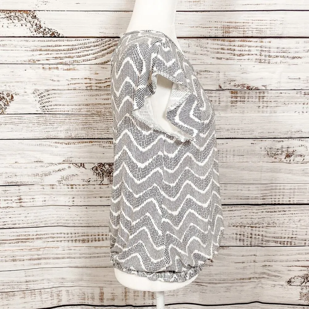 Adrianna Papell Geometric Print Ruffle Sleeve Blouse, EUC, Size Small - Image 4