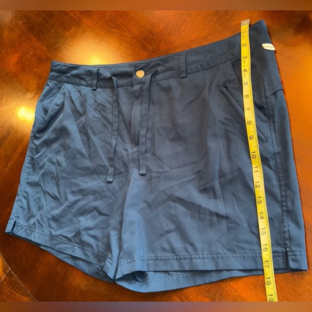 MAGELLAN women shorts in size 1X - Image 4