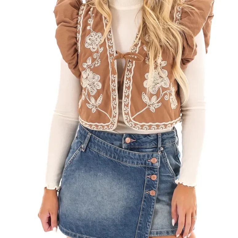 Camel Embroidered Ruffle Sleeve Vest Size M - Image 3