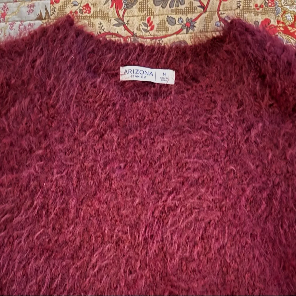Arizona Jean Co Women’s Fuzzy Sweater Burgundy Size Medium - Image 6