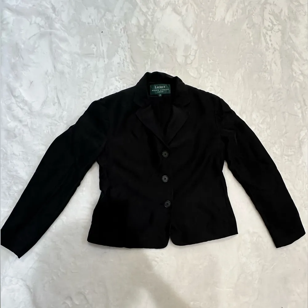 Lauren Ralph Lauren 100% Silk  Black Formal Blazer Tailored Design size 2 Petite - Image 2