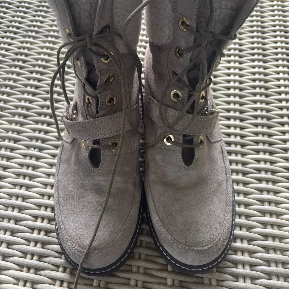 Stuart Weitzman Viking Suede Sherpa‎ Boots 8 boho indie cottagecore winter - Image 9