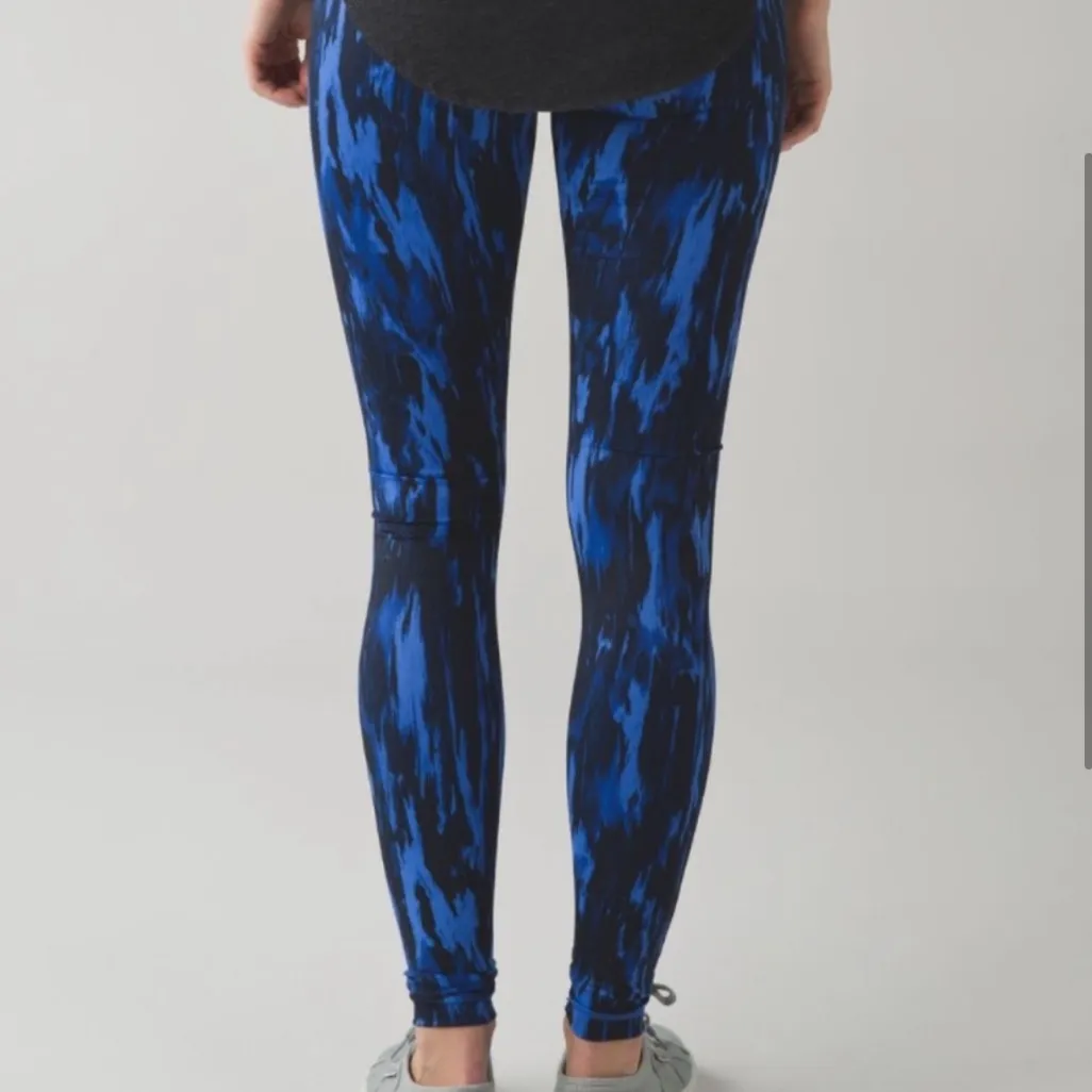 Lululemon Wunder Under Tights (Hi-Rise) Painted Animal Sprinkler Black Blue 6 - Image 2