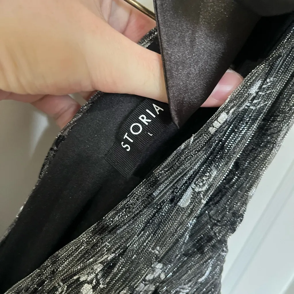 Storia Black and Silver Maxi Dress - Image 6