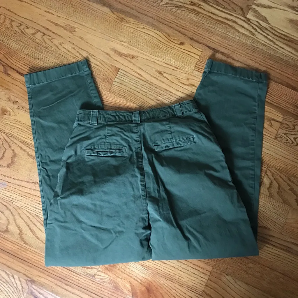 GAP Olive Green Straight Up Khaki Women's Pants - Image 9