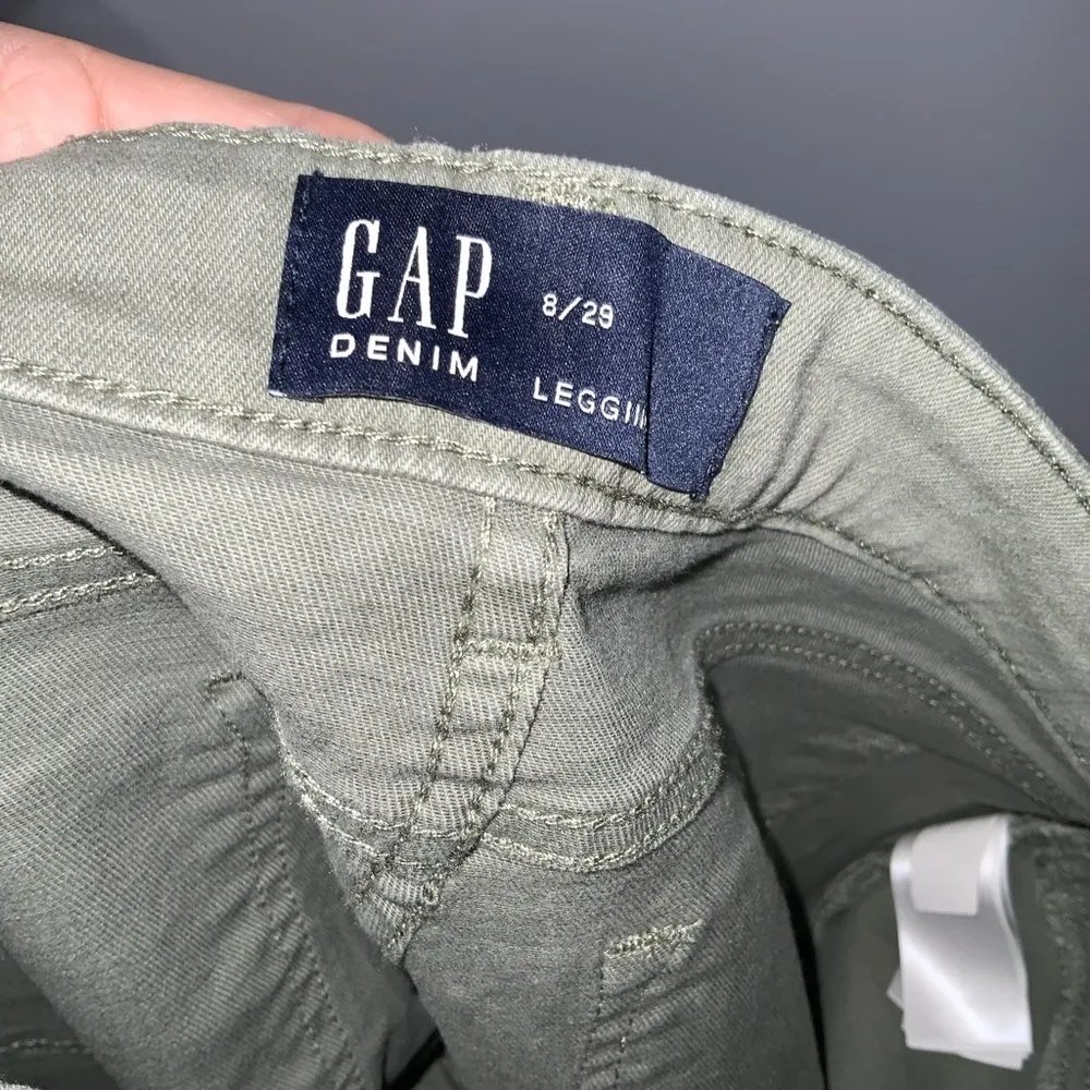 Gap Sage Green Cropped Skimmer Mid Rise Denim Leggings 5 Pockets Size 8 - Image 10