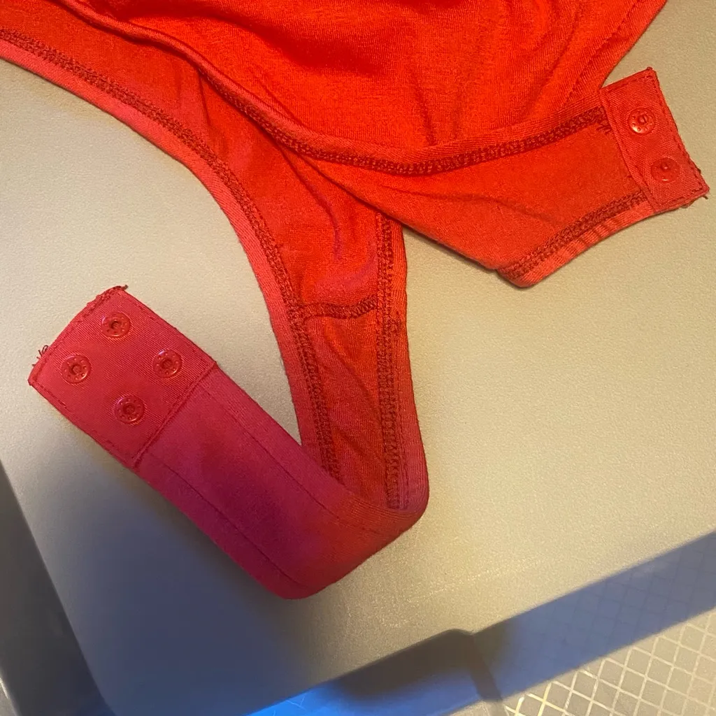 New York & Company Red/White Polka Dot Blouse Bodysuit NWT Red Size M - Image 8