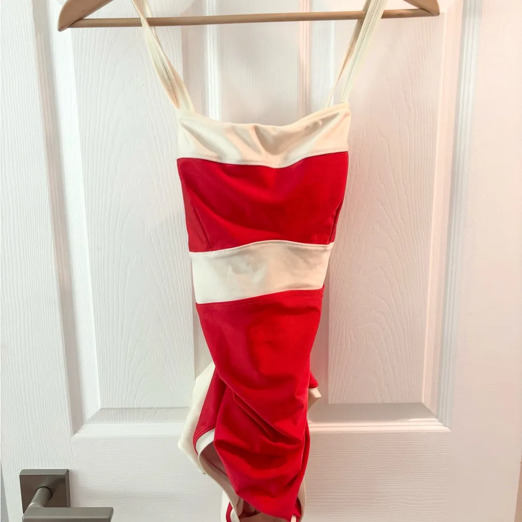 Albion Red and Cream Amalfi swim size Medium - Image 4