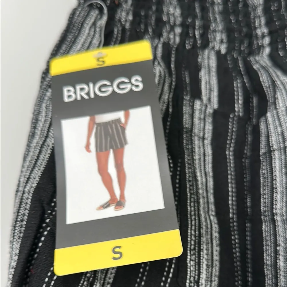 Black and White Cargo Shorts with Elastic Waistband - Image 4