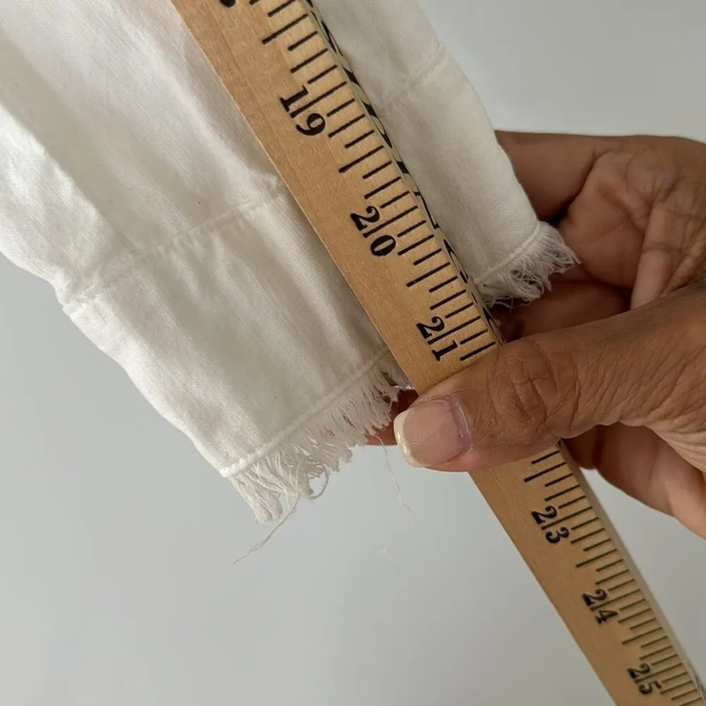 Cloth & Stone  Tencel Button Down Shirt  Raw hem and pockets Size Small White - Image 10