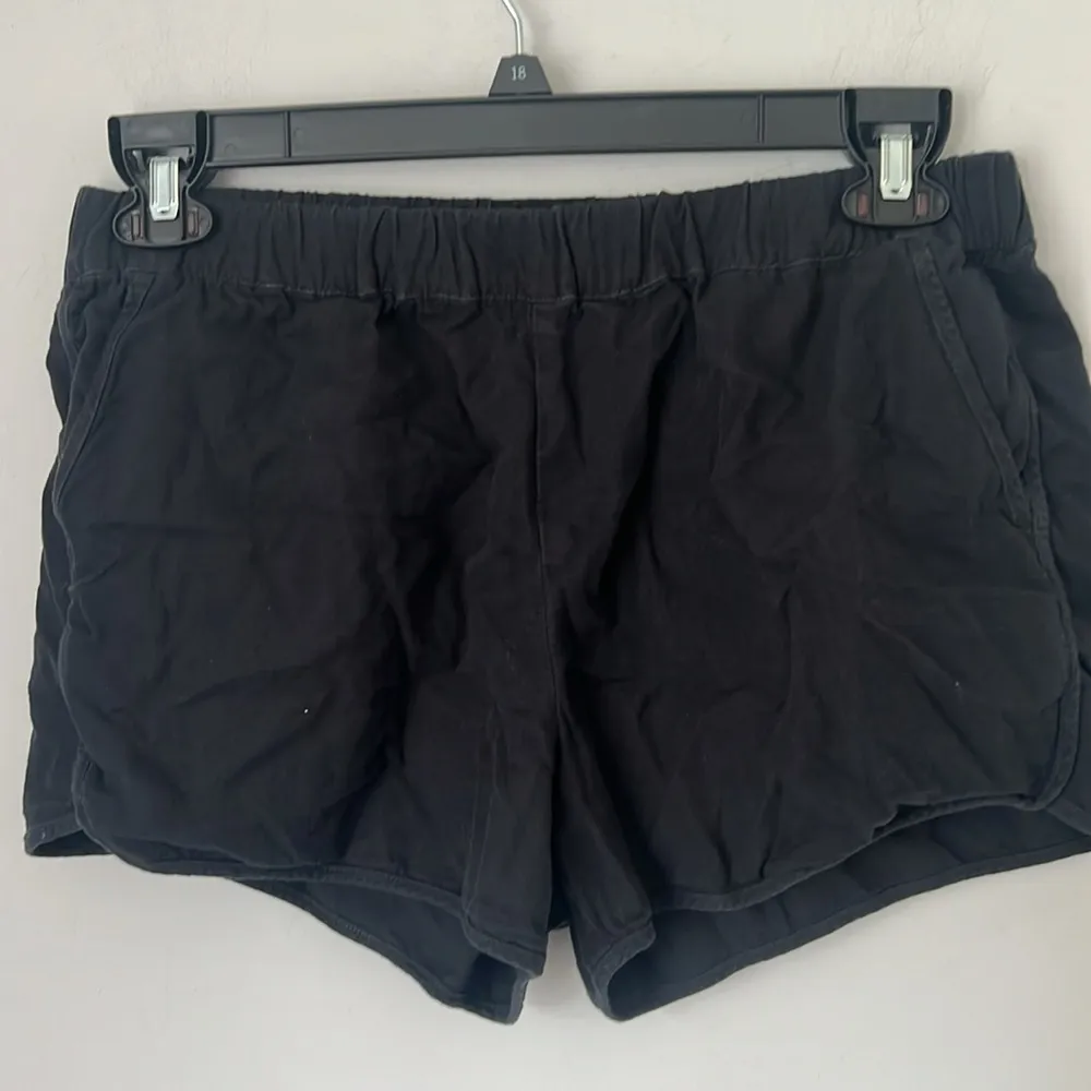 Madewell women’s black cotton blend shorts, size medium 🕶️ - Image 2