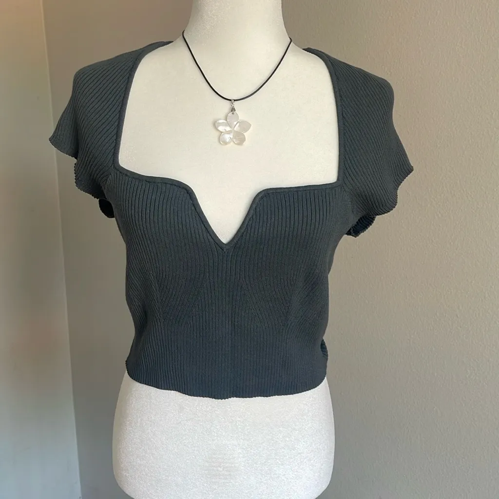 H&M Gray Women's Ribbed Top Size XL - Image 2