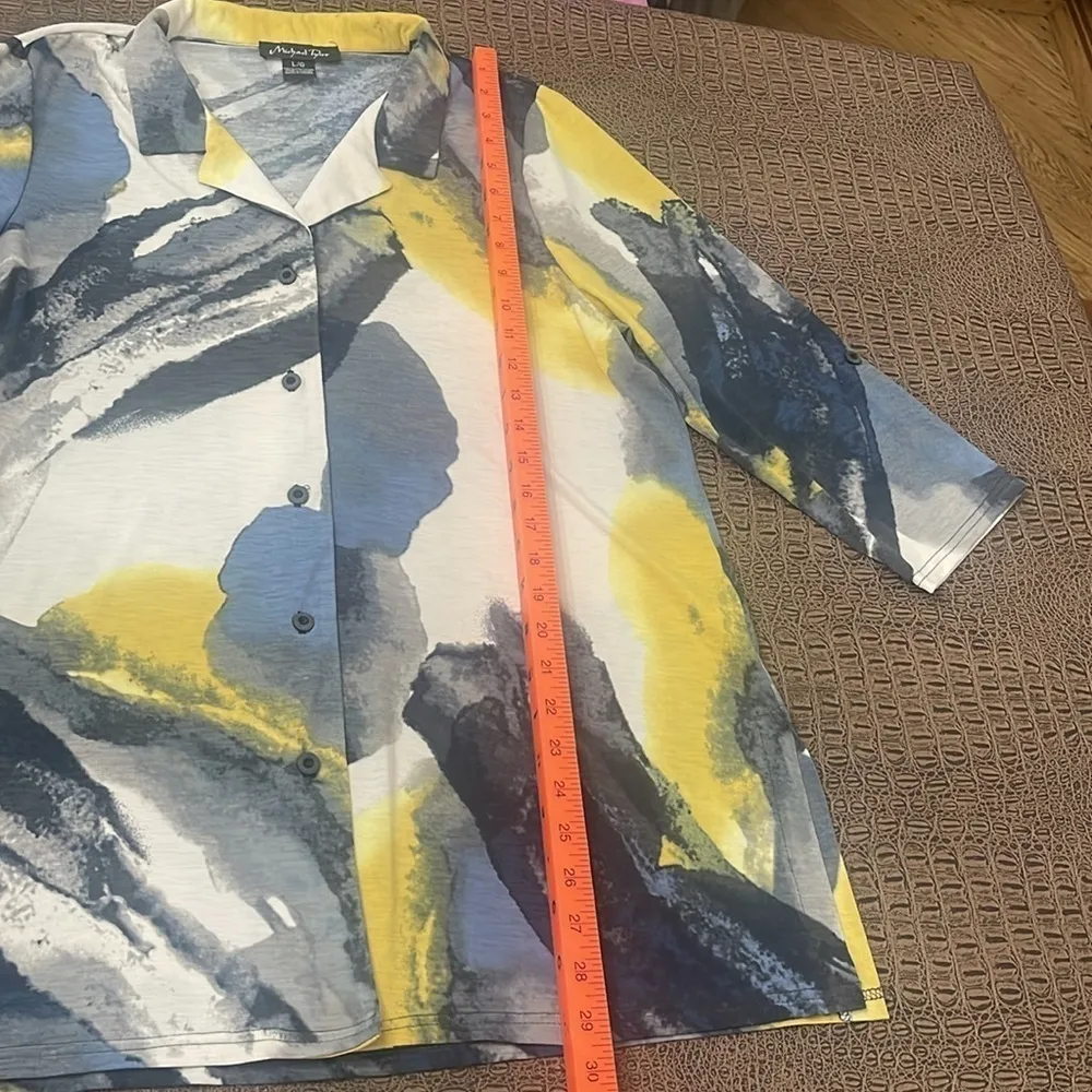 MICHAEL TYLER Water color print button down blouse size large Yellow - Image 5