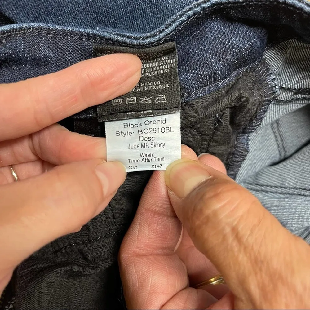 Black Orchid Jude Mid Rise Super Skinny 25 - Image 13