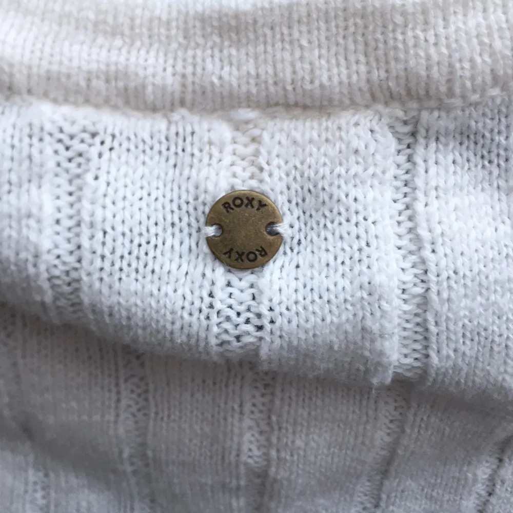 Roxy Women's Be Sensational Buttoned Knit Lightweight Sweater Tank - Image 6