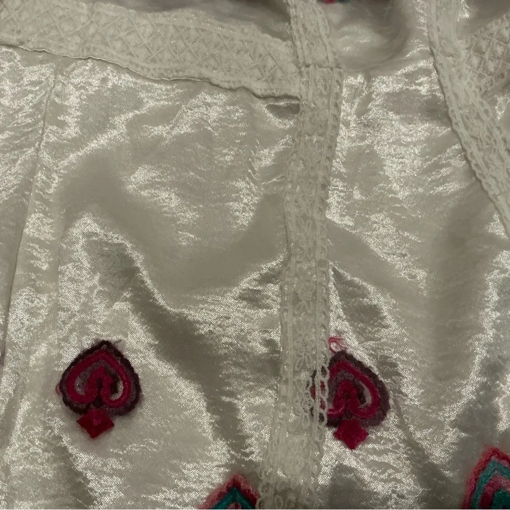 Latiste by Amy off the shoulder mini dress satin white with embroidery sz S - Image 6