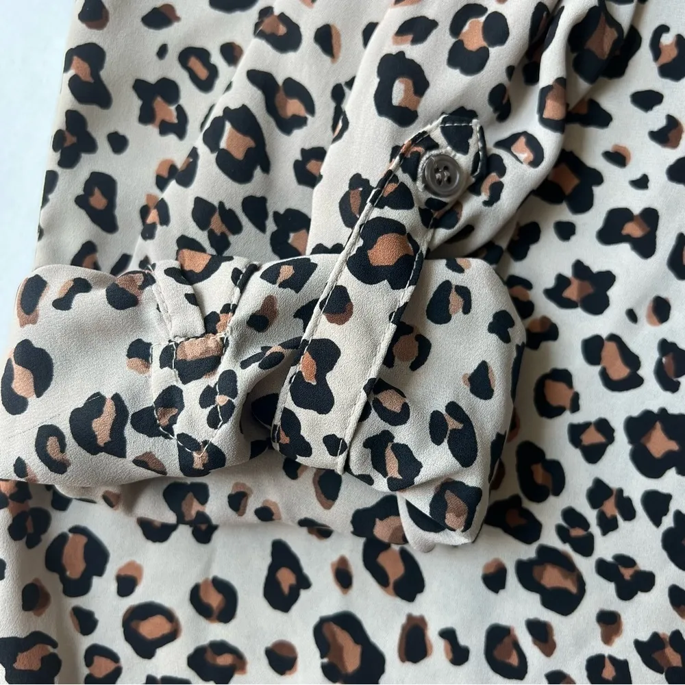 Lord & Taylor cheetah print popover long sleeve medium Tan - Image 6