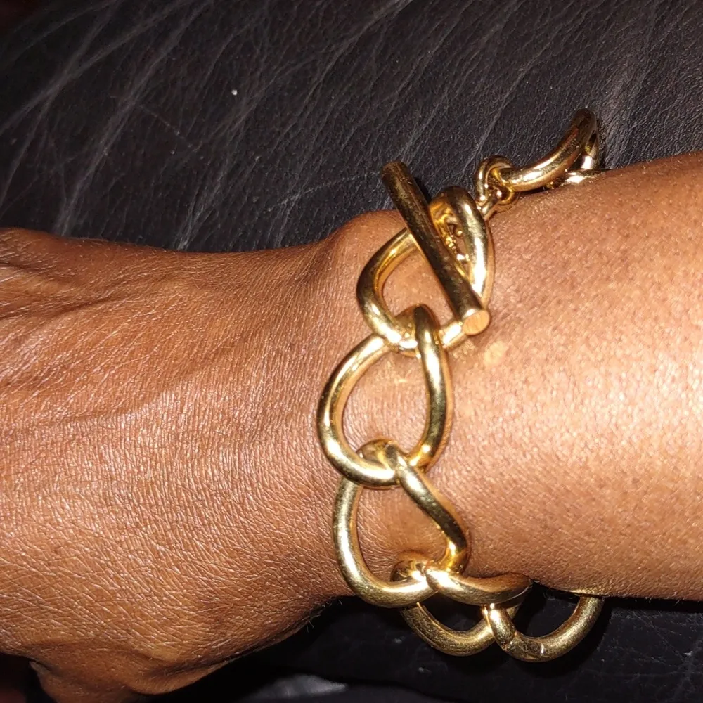 Gold Chunky Toggle bracelet - Image 3