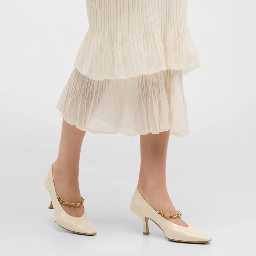 NIB Bottega Veneta Spike Chain Crinkled Leather Pumps in Sea Salt Size 36.5 - Image 2