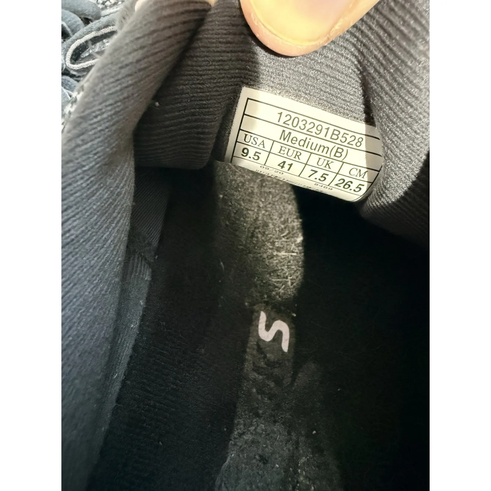 Brooks Women's Adrenaline GTS 21 Gray And Pink Running Shoes Size 9.5 Q - Image 11