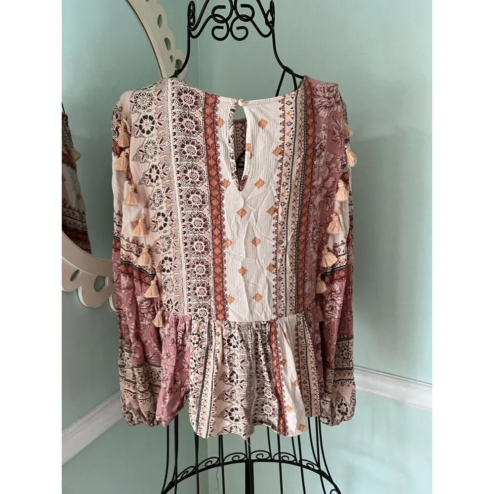 AE American Eagle Pink Embroidered Floral Tasseled Boho Peasant Top Sz Medium - Image 3