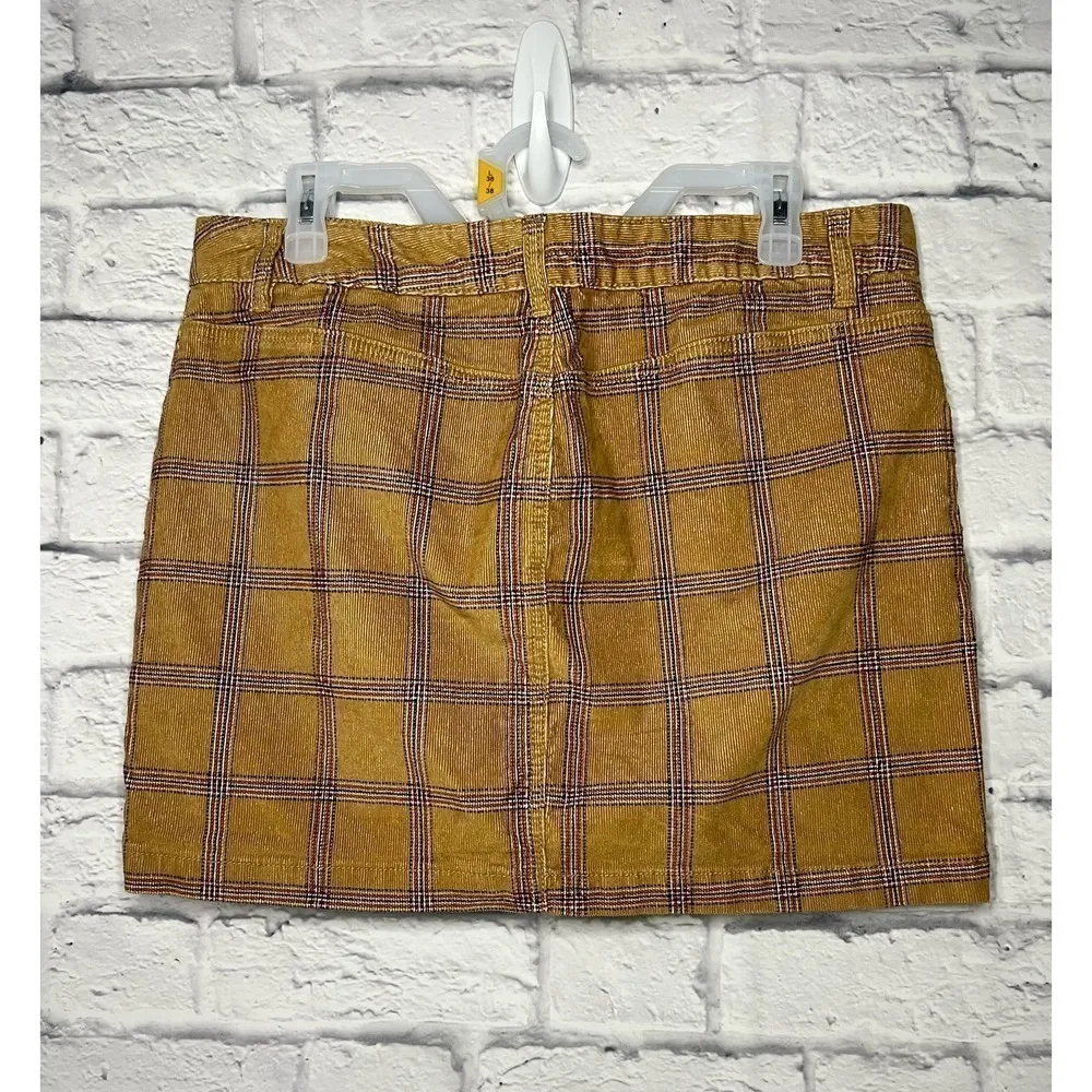 Urban Outfitters BDG Plaid Corduroy Mini Skirt Size 10 - Image 6
