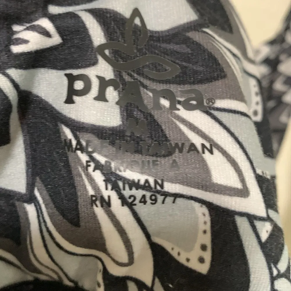 PRANA activewear floral black white gray woman dress size MEDIUM - Image 5