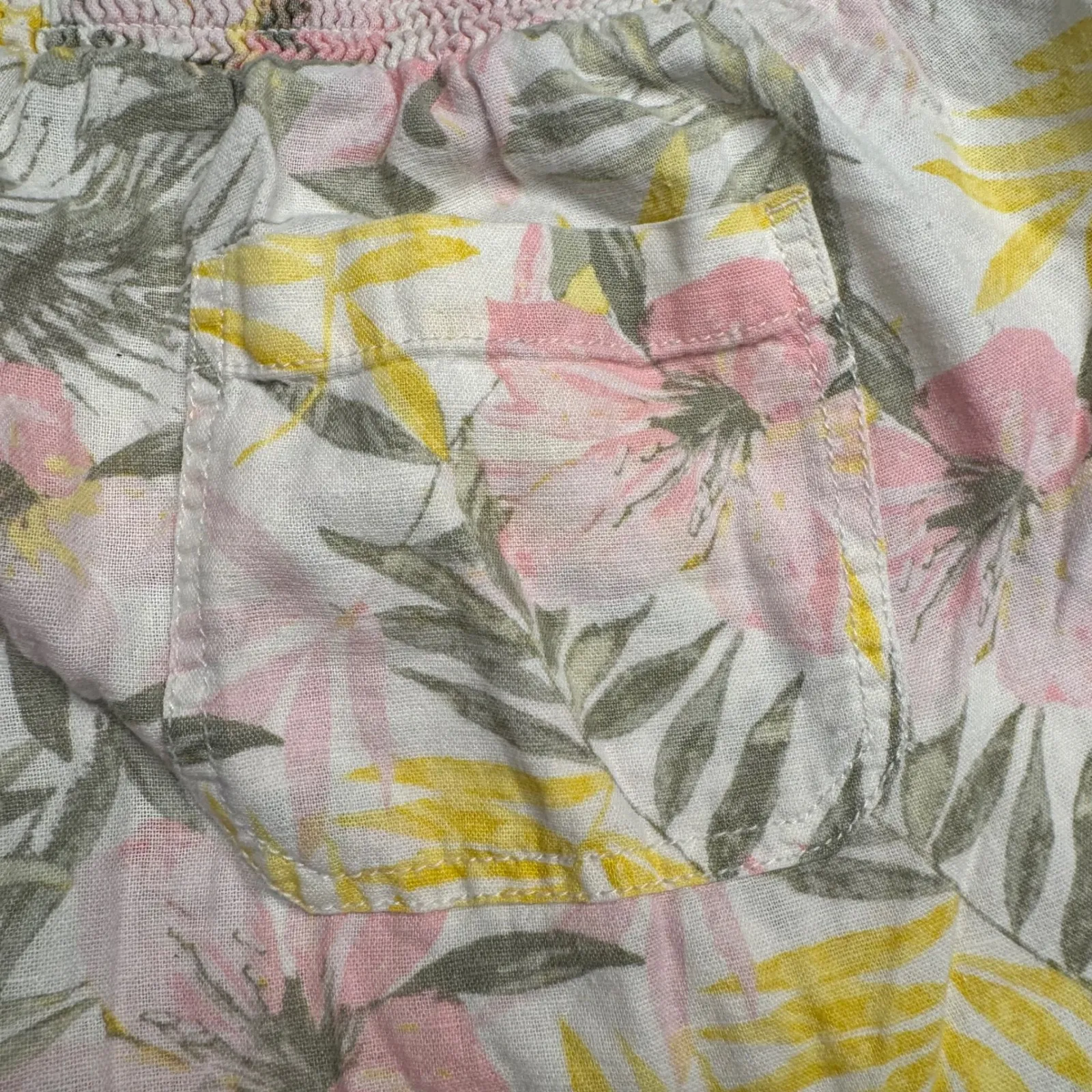 Briggs Women's‎ Floral Linen Blend Smocked Waist Shorts Size L - Image 7