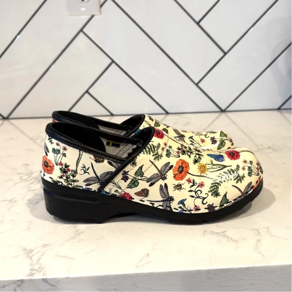 Bjork Swedish Comfort Professional Dahlia Leather Clogs size 38 spring garden - Image 2