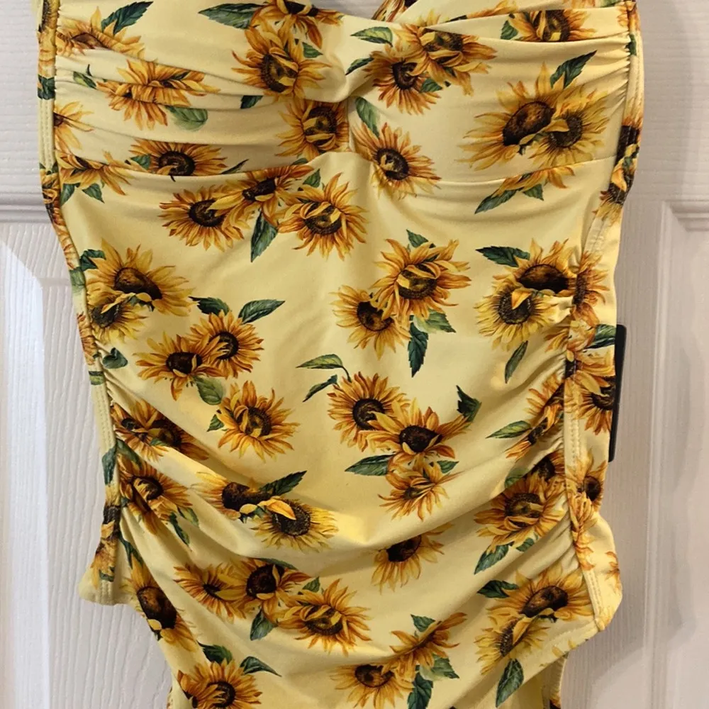 NIPTUCK Swim size 4 brand new with tag with sunflower design so beautiful Yellow - Image 3